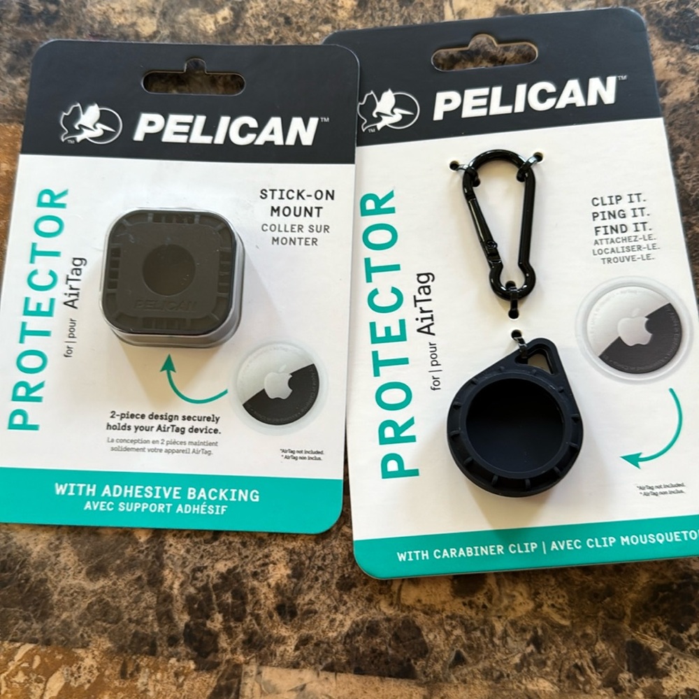 Pelican Black Stick-On Mount & keychain for AirTag